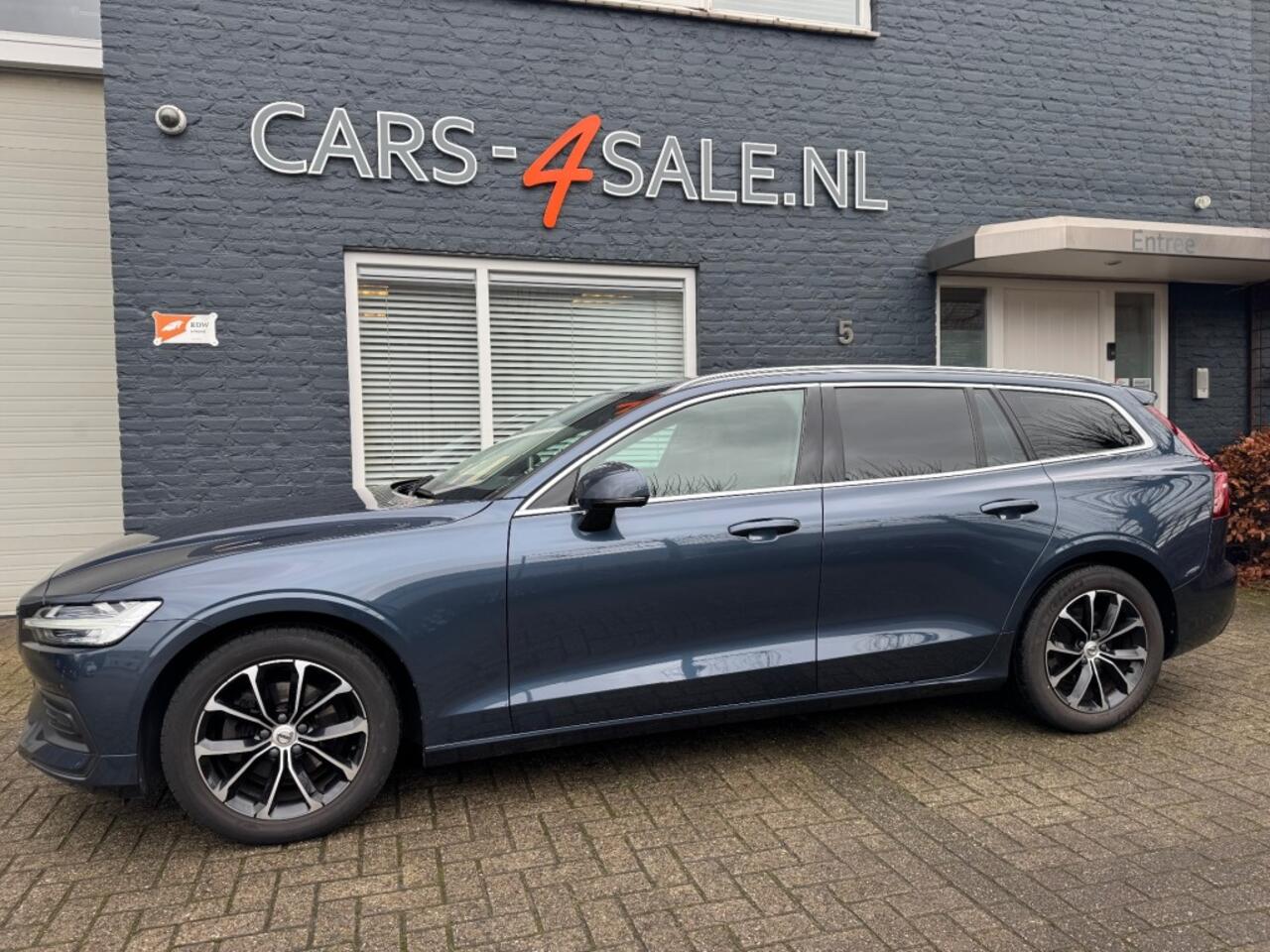 Volvo V60 2.0 D3 Autom. Momentum Pro + Camera + Leder + 17 inch Lmv -2020