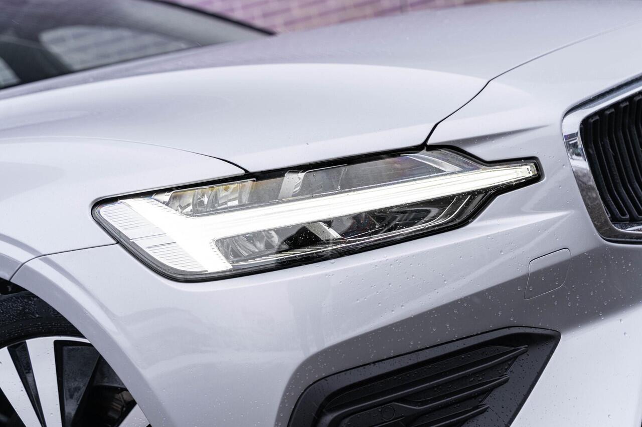 Volvo V60 B3 Core | Cruise Control | Navigatie | Apple CarPlay & Android Auto | Park Assist | LED Koplampen | 2 Zone Climate Control | 17" LM |