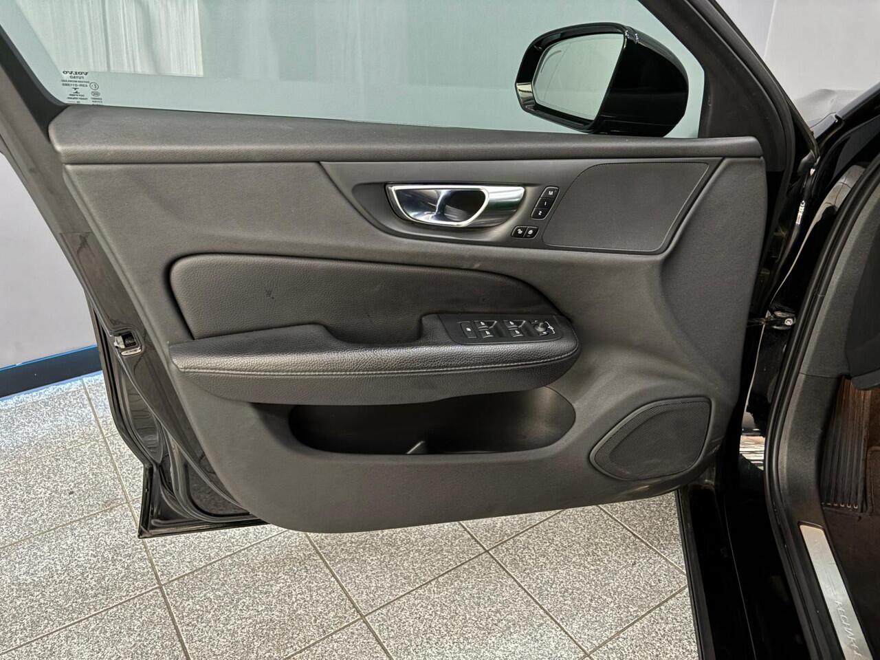 Volvo V60 2.0 T8 Recharge AWD R-Design