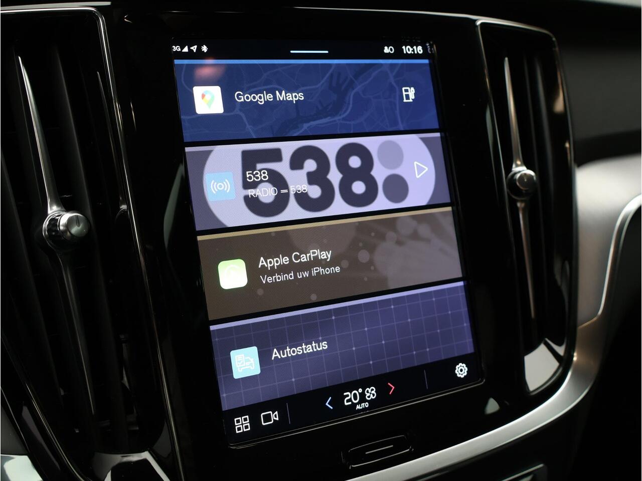 Volvo V60 T6 350PK Plug-in hybrid AWD Core Bright / Exterior Stylingkit / Trekhaak / 360 Camera / Lighting Pack / Keyless Entry / Full LED / BLIS / Elektrische Achterklep / Park Assist V+A /