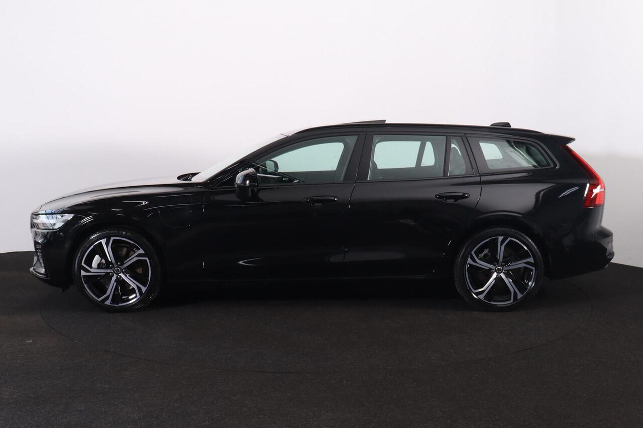 Volvo V60 T8 Recharge AWD Ultimate Dark - Panorama/schuifdak - IntelliSafe Assist & Surround - 360º Camera - Bowers & Wilkins audio - Adaptieve LED koplampen - Verwarmde voorstoelen, stuur & achterbank - Parkeersensoren voor & achter - Elektr. bedienb. voorstoelen 