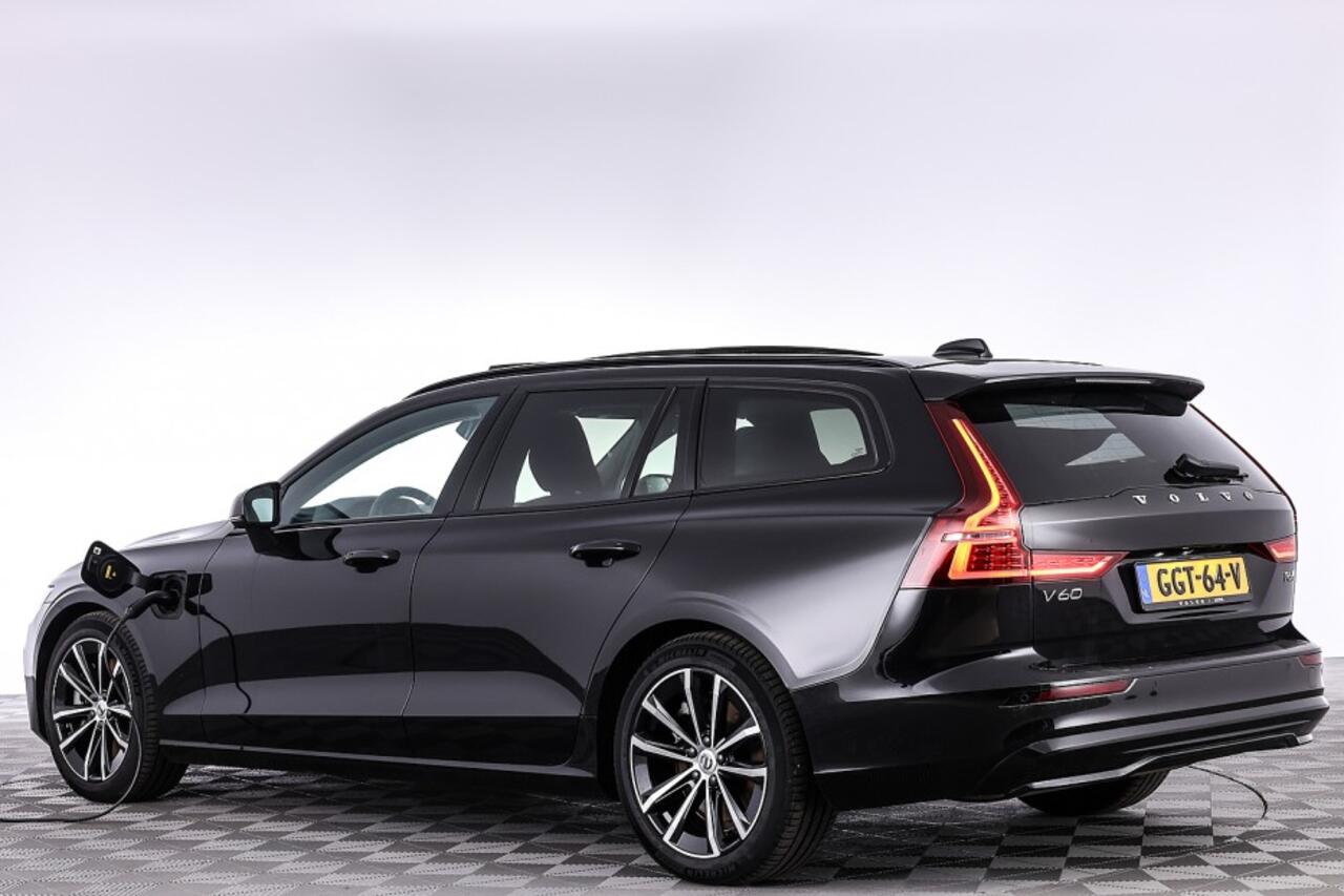 Volvo V60 2.0 T6 Plug-in hybrid AWD Ultra Dark | PANORAMADAK ? 1e Eigenaar