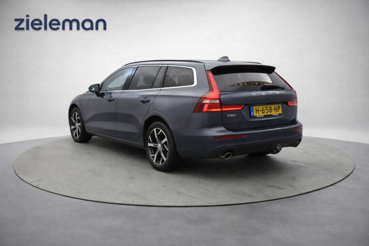 Volvo V60 2.0 T6 PHEV Twin Engine AWD Momentum Pro - Trekhaak, Leer