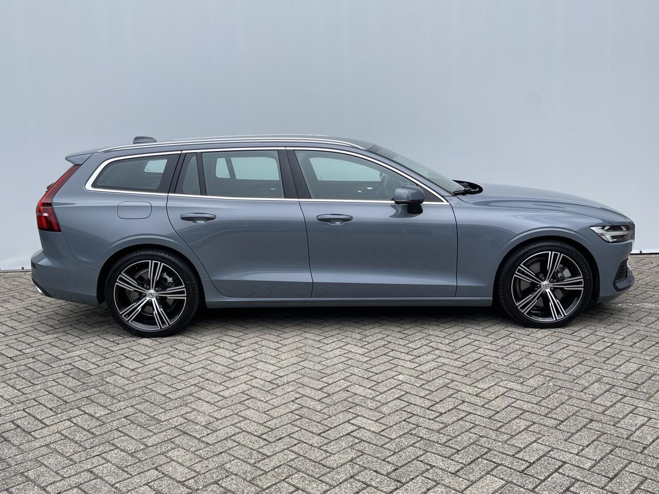 Volvo V60 2.0 T8 Recharge AWD Inscription Park Assist Pack