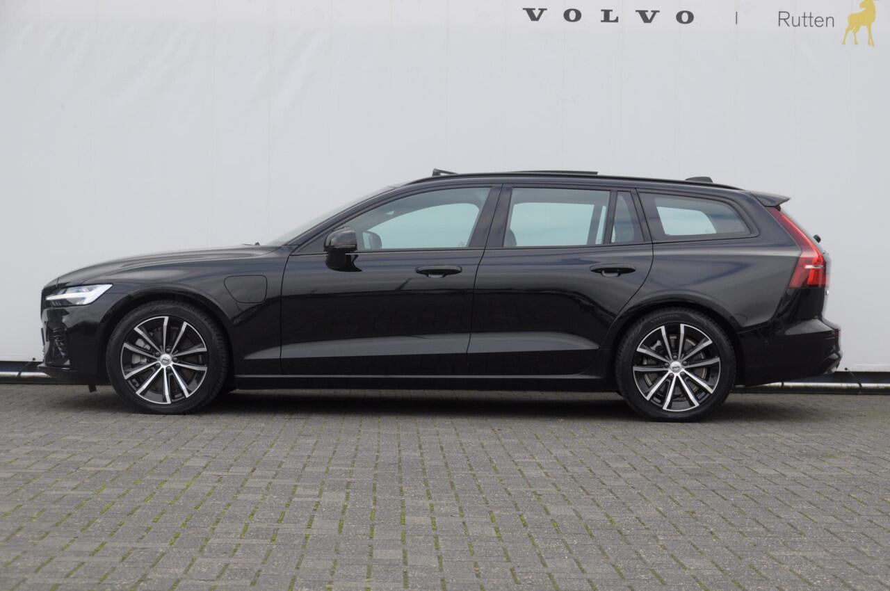 Volvo V60 T6 350PK Automaat AWD Plus Dark / Adaptive cruise control / Elektrische stoelen / Harman Kardon audio / Trekhaak / Pilot assist / BLIS / Stoel en stuur verwarming / Elektrische achterklep / Parkeersensoren met 360 camera / Google infotainment