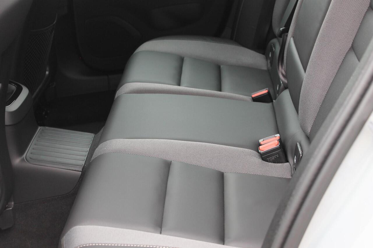 Volvo V60 T6 350PK Autm. Plug-in hybrid AWD Plus Dark Long Range / Google infotainment / Semi elekrisch wegklapbare trekhaak / Verwarmbare voorruit / Elektrisch bedienbare voorstoelen met geheugen / Verwarmbare voorstoelen