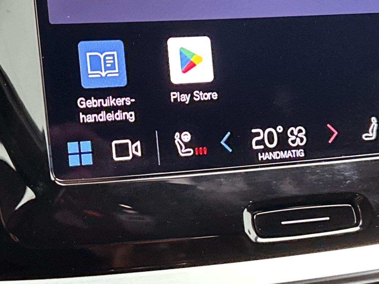 Volvo V60 2.0 T6 AWD Plus Dark | Trekhaak | Voorruit verwarming | Harman K