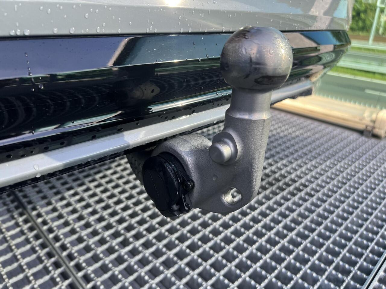 Volvo V60 2.0 T6 Plug-in hybrid AWD Plus Dark PHEV, Automaat, Trekhaak semi elektrisch inklapbaar, Driver assist, Stoelverwarming, Stuurverwarming, Harman Kardon, BLIS, Adaptive cruise