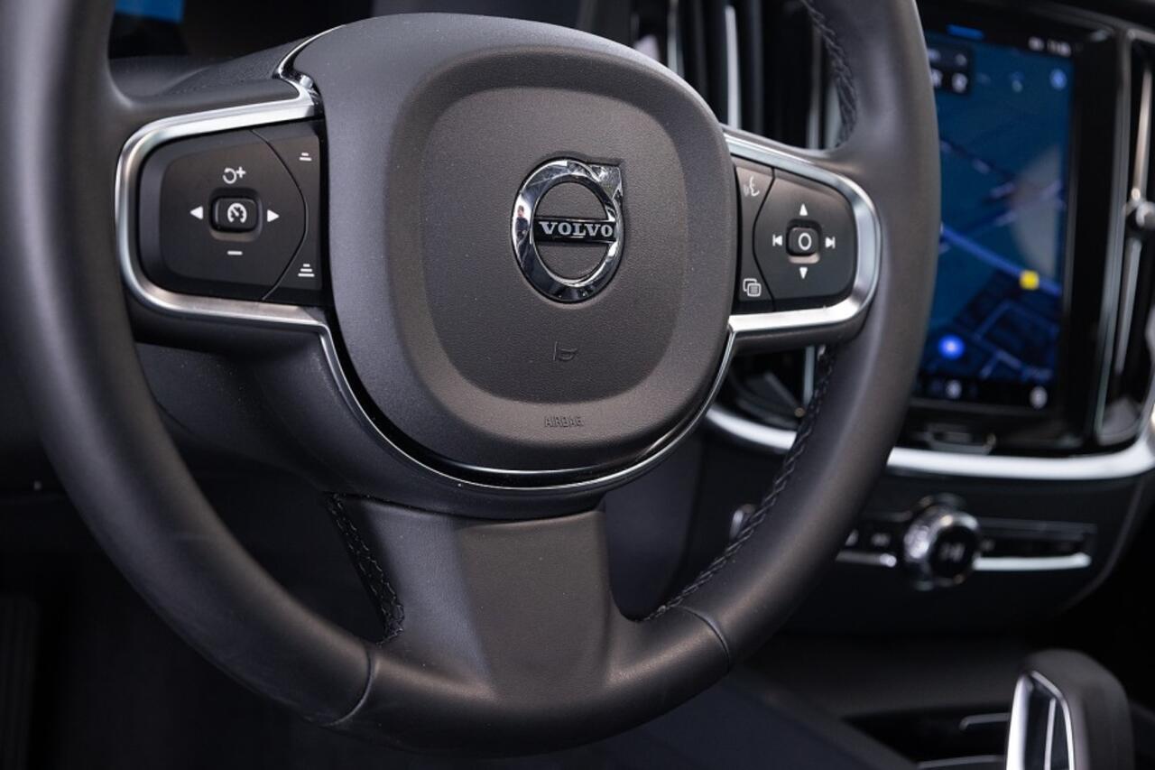 Volvo V60 2.0 B3 Essential Edition Automaat | CARPLAY | Full LED | CAMERA