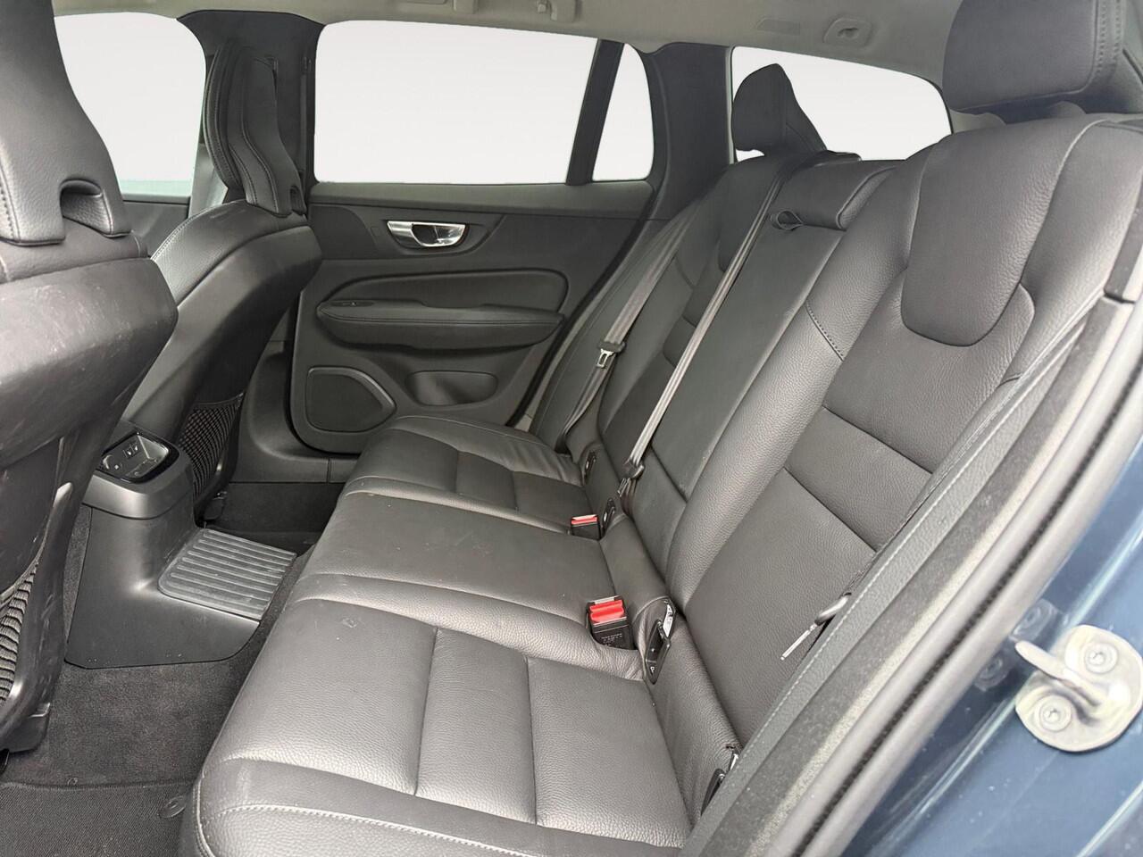 Volvo V60 2.0 T6 Plug-in hybrid AWD Plus Dark | Head-up Display | Lighting Pack | Extra getint glas | 360 graden camera |