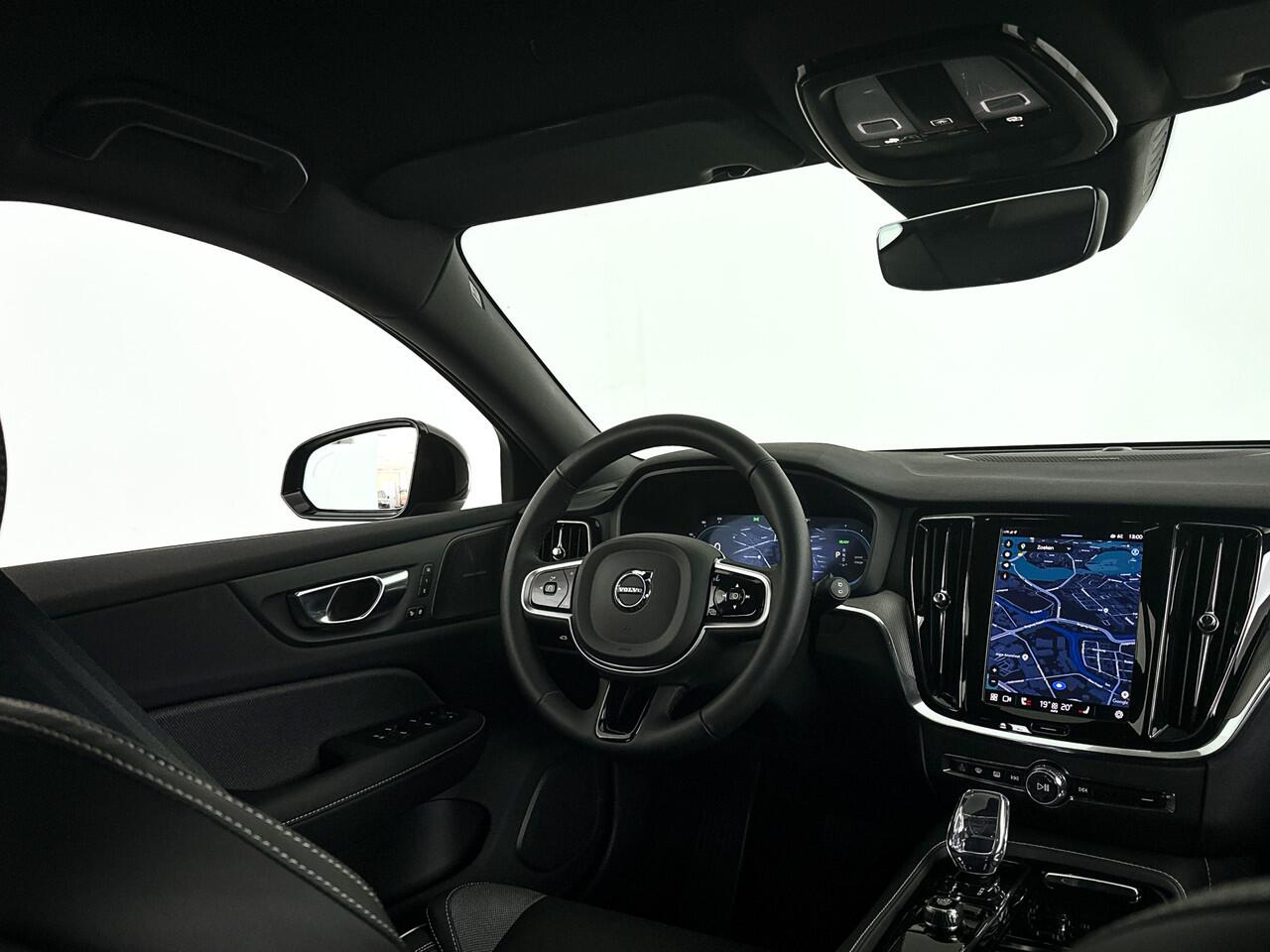 Volvo V60 T6 AWD Plus Dark | 360° camera | Harman Kardon | Stoel- en Stuurverwarming | Trekhaak