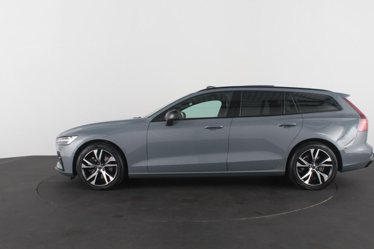 Volvo V60 2.0 B3 Plus Dark > Standkachel/Pano.schuif/Trekhaak/360 camera/Harman Kardon
