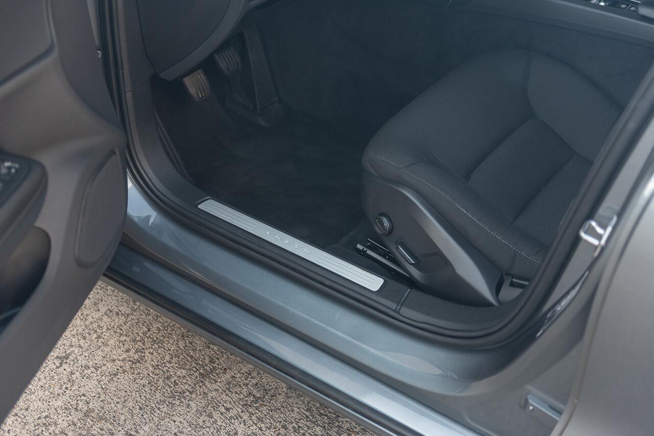 Volvo V60 D3 Momentum CruiseControl Navigatie 150pk