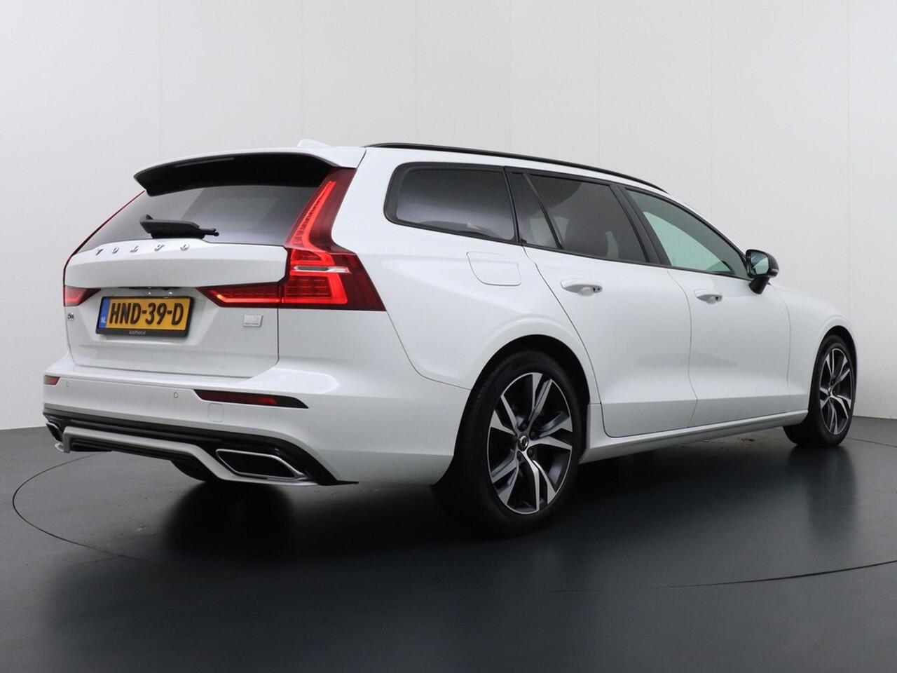 Volvo V60 2.0 T6 Recharge AWD R-Design LongRange/Panodak/Camera/Headup etc.