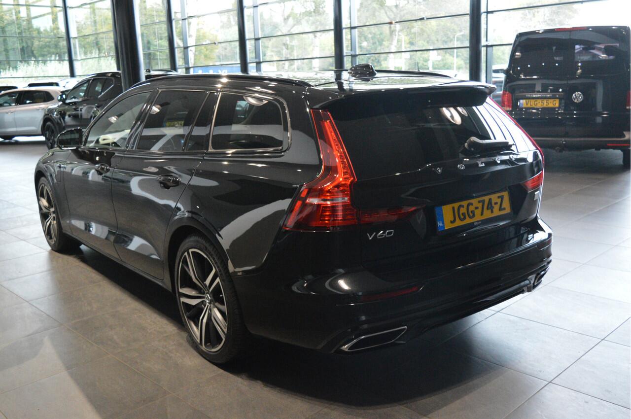 Volvo V60 2.0 T8 Plug-in hybrid AWD Plus Dark harman kardon 19 inch !!