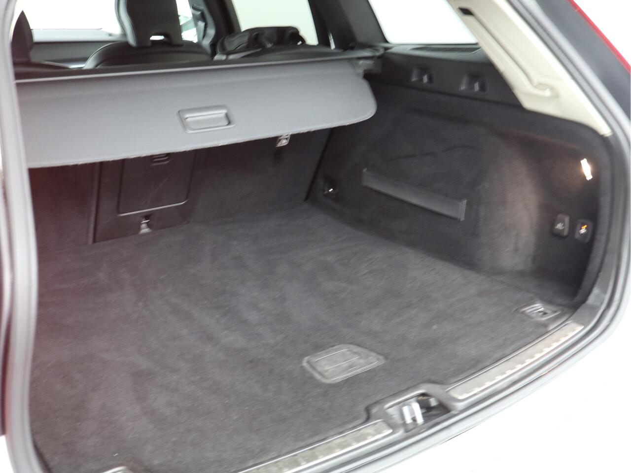 Volvo V60 2.0 T6 Twin Engine AWD Inscription | Harman Kardon | Trekhaak