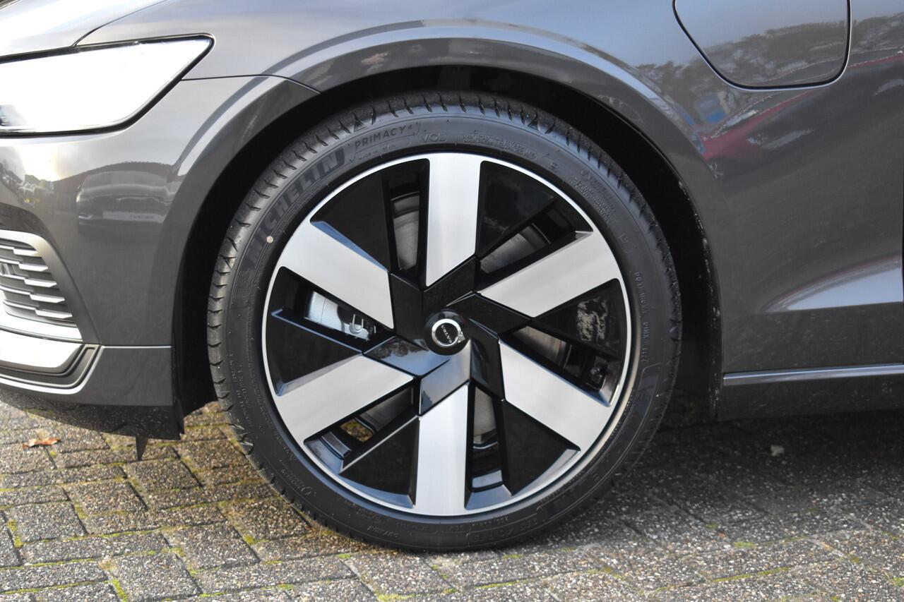 Volvo V60 T6 AWD 350PK Plug-in Hybrid Essential Edition | ¤3.000 Voordeel | Camera | 19"LMV | Stoel-stuur verwarming | Getint glas |