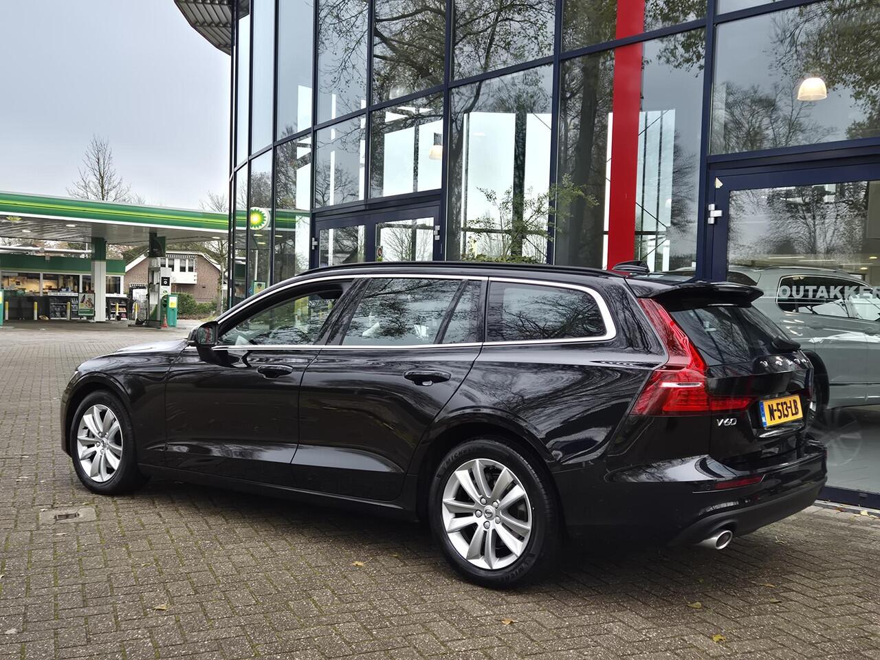 Volvo V60 2.0 B3 Momentum Business | Climate Control | LM velgen | PDC voor+achter+camera | Navigatie
