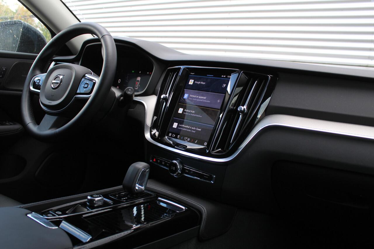 Volvo V60 2.0 T6 Plug-in hybrid AWD Plus Dark | Panoramadak | Trekhaak | BLIS | H/K | 360 Camera