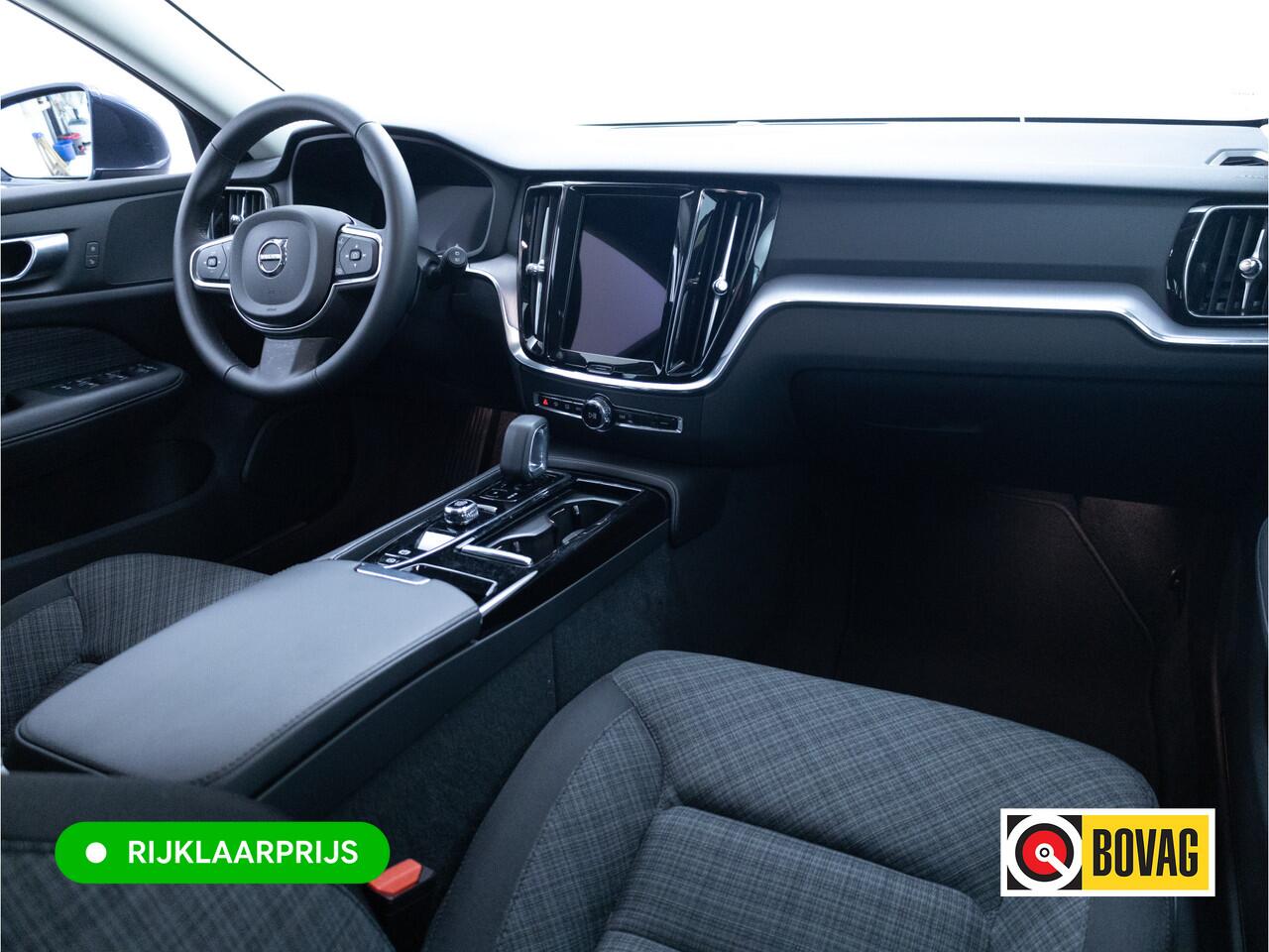 Volvo V60 2.0 T6 Plug-in hybrid AWD Core Buss. Long range | Stoel-, Stuur- & achterbankverw. | Wegklapbare trekhaak | Adaptieve Cruise, Camera, wordt geleverd met een zomer- en winterbandenset op lmv, Elec. achterklep