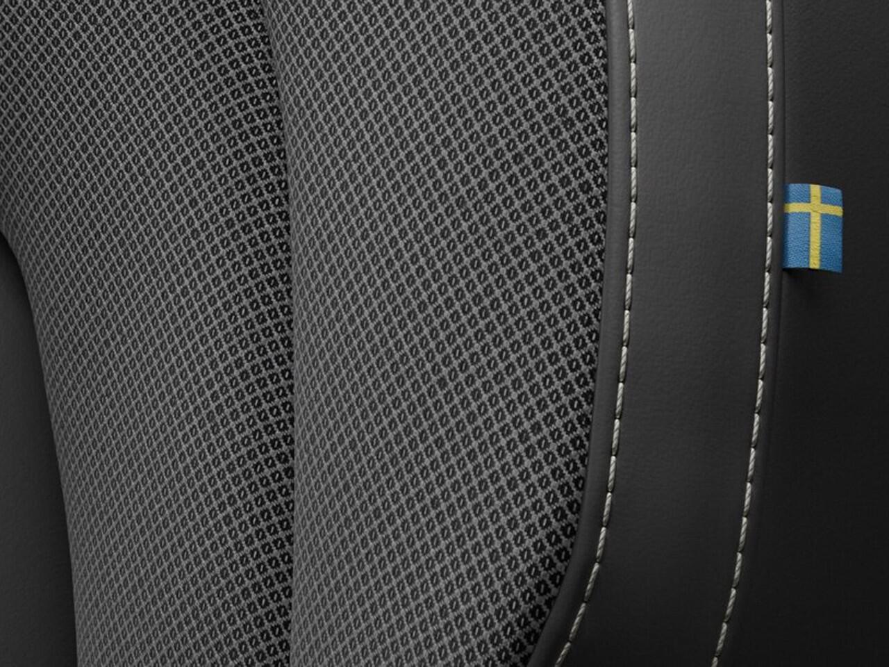 Volvo V60 T6 Plug-in hybrid AWD Plus Dark | Panoramadak | 360° camera | Harman Kardon | Stoel- en Stuurverwarming | Volvo styling kit