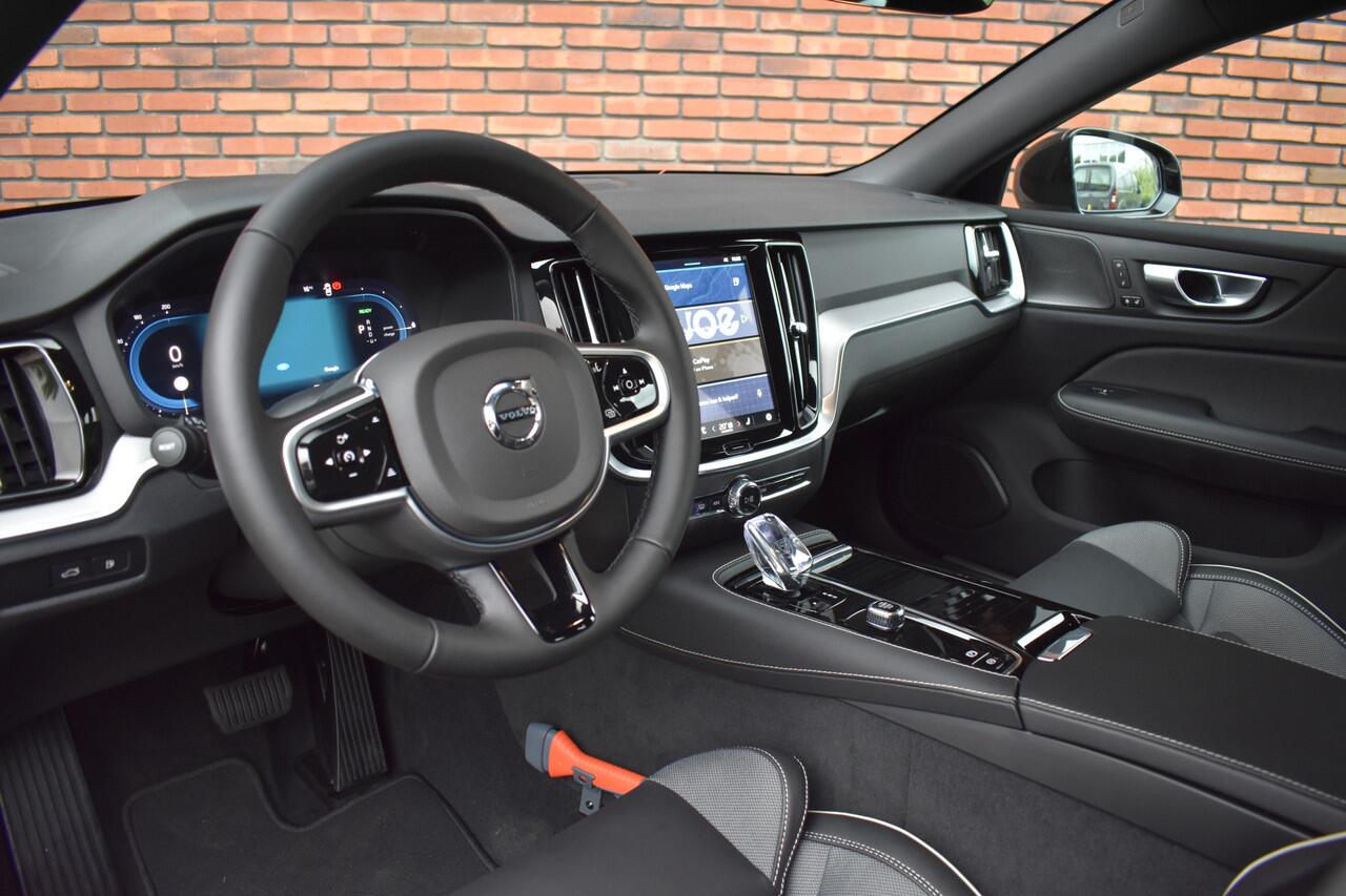 Volvo V60 T6 350PK Plug-in hybrid AWD Plus Dark | H&K audio | Trekhaak | 360 Camera |