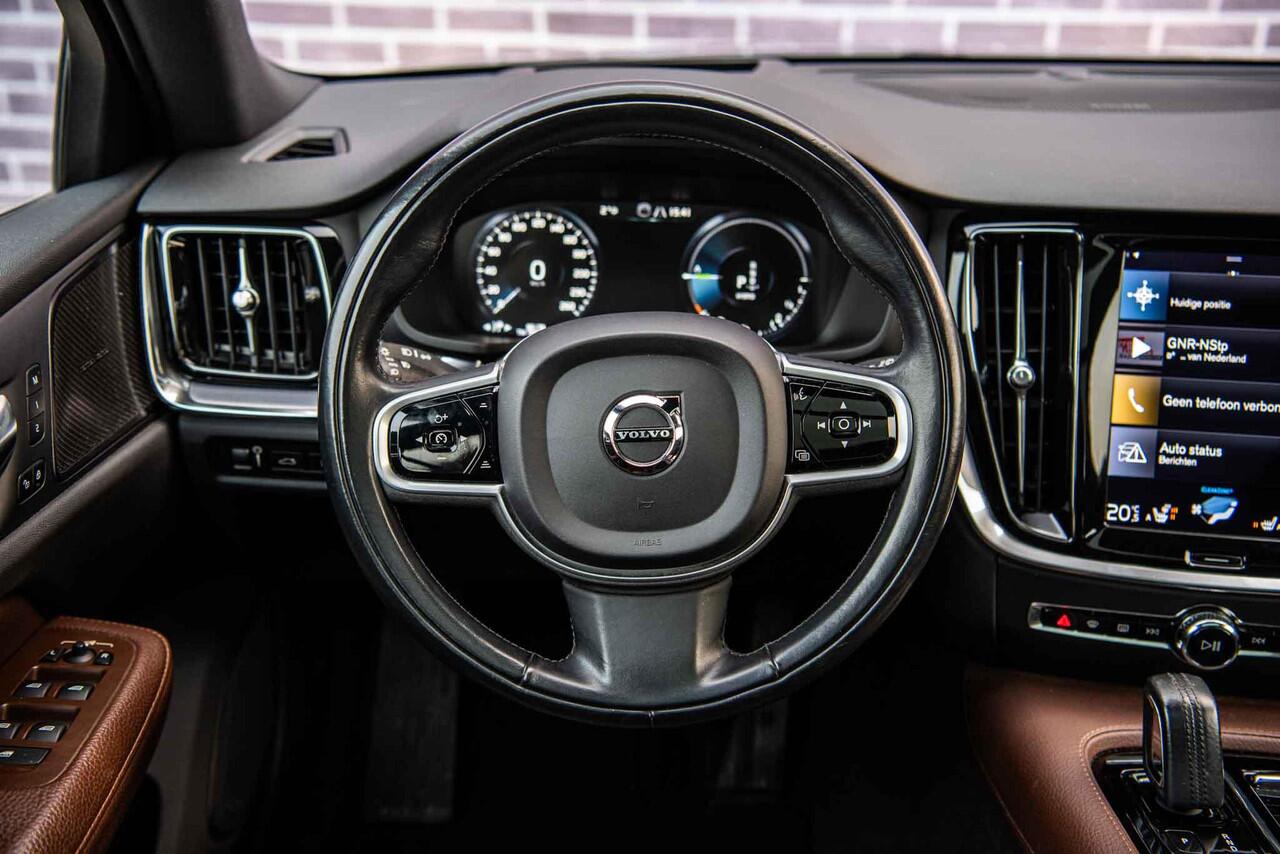 Volvo V60 2.0 T6 Recharge AWD Inscription | Trekhaak | Panoramadak | 360 Camera | Adaptieve Cruise Control | Harman Kardon |