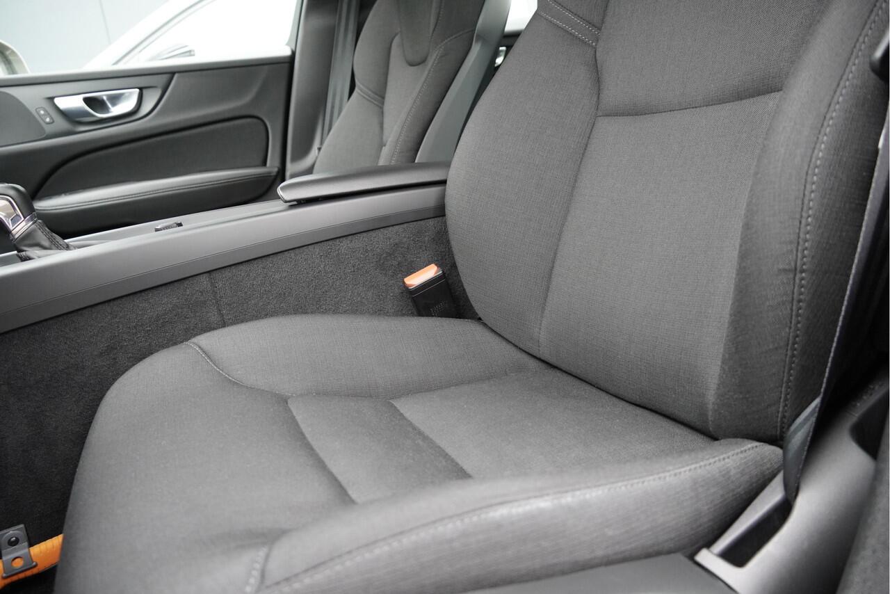 Volvo V60 2.0 T4 191PK! Automaat BJ2020 Lmv 18" | Led | Pdc | Navi | Elek. trekhaak | Verwarmd voorruit | Virtual cockpit | Climate control | Cruise control | Getint glas