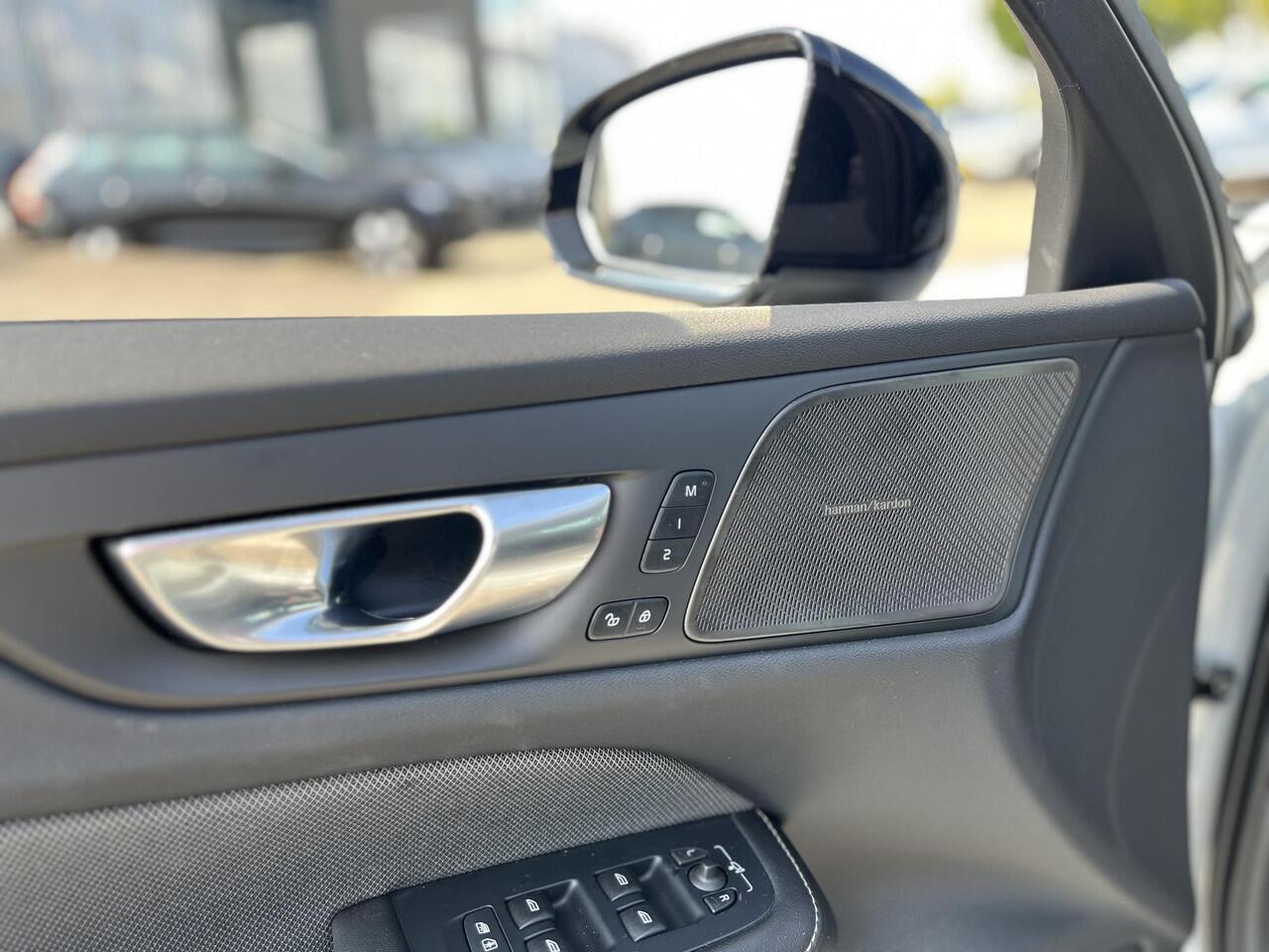 Volvo V60 T6 Plug-in hybrid AWD Plus Dark | 360 Camera | Memoryseats | Trekhaak |