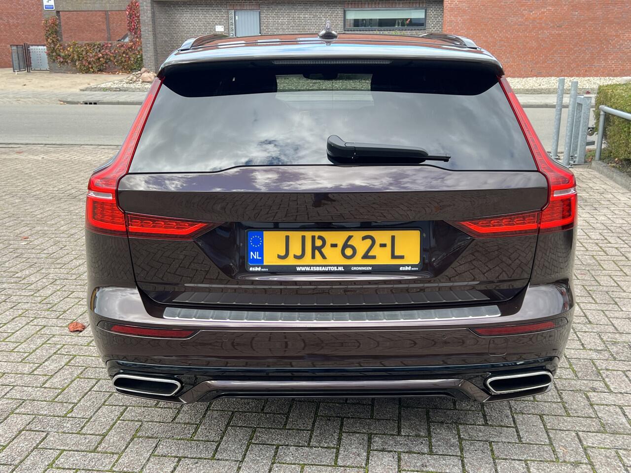 Volvo V60 2.0 T6 Recharge 340 pk AWD R-Design ACC Pilot Assist Standkachel Camera Carplay Navi Stoelverwarming v+a Led koplampen BLIS DAB Maple Brown Metallic Unieke kleur Plug in Hybride