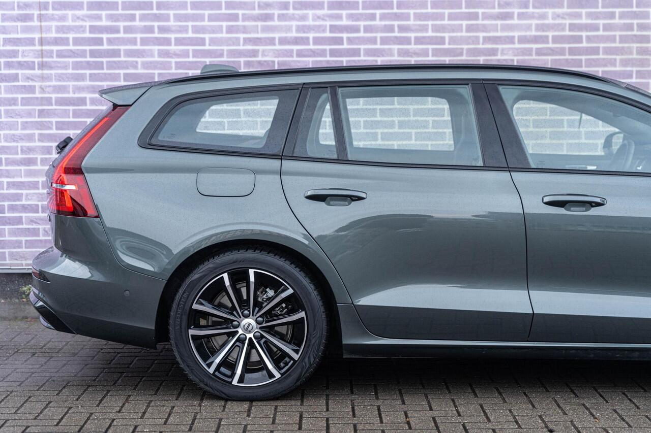 Volvo V60 T6 Plug-in hybrid AWD Plus Dark | Stoel-/Stuurverwarming | 360 Camera | Trekhaak | Keyless Entry | Dodehoekdetectie | Adaptive Cruise Control | Google | Long Range |