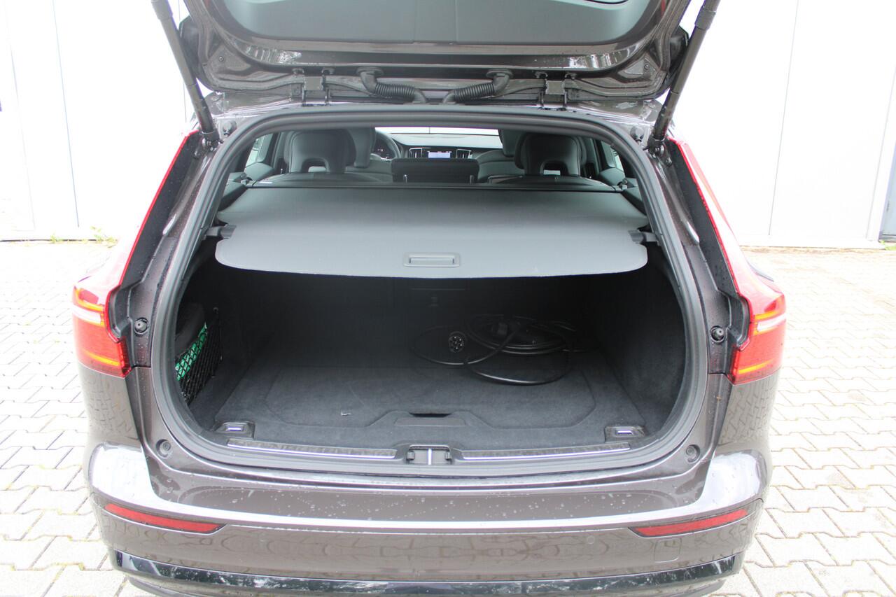 Volvo V60 T6 Plug-in hybrid AWD Plus Dark / 360° Camera / Audio Harman Kardon /