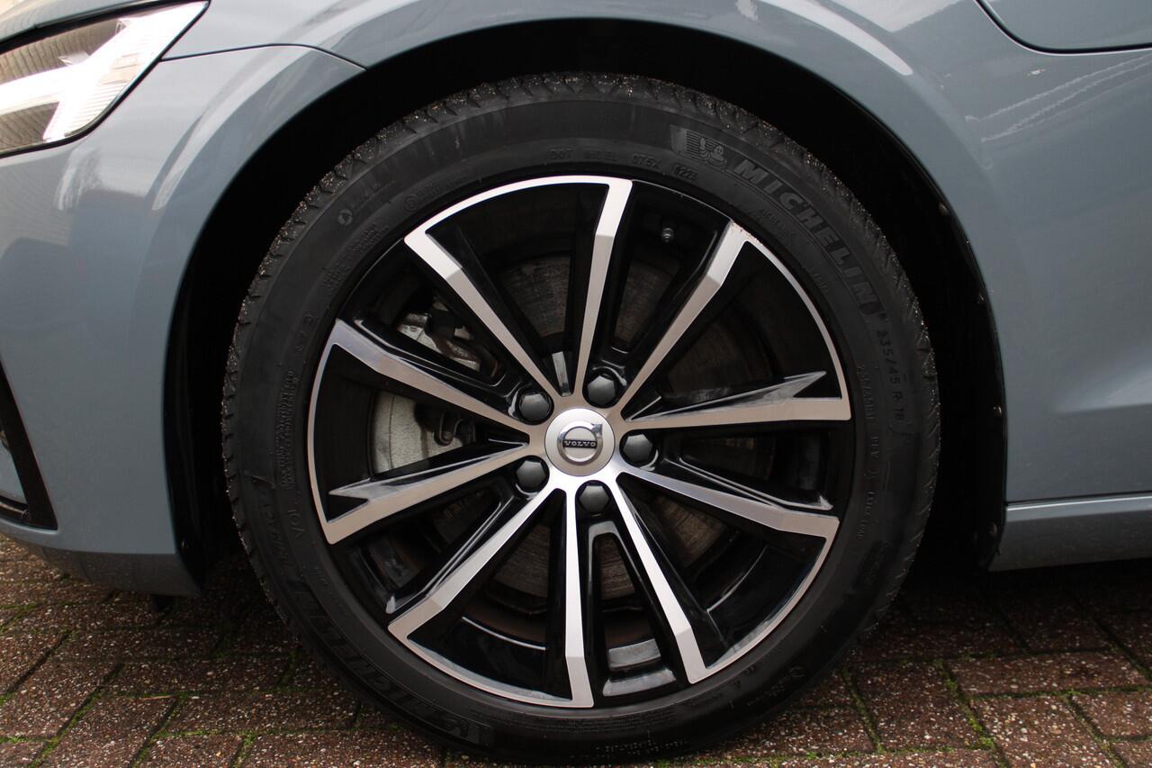 Volvo V60 2.0 T6 Plug-in hybrid AWD Plus Dark | Camera | Elektrische achterklep | Leder | Memory