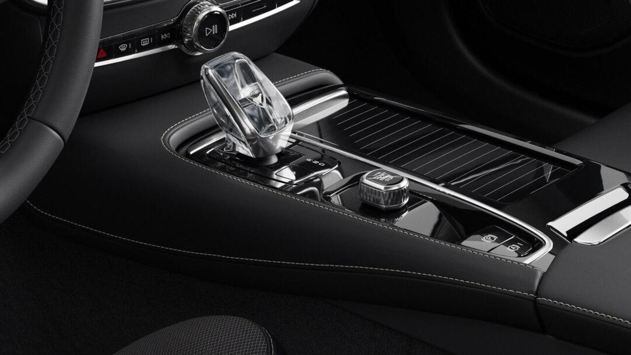 Volvo V60 2.0 T6 Plug-in hybrid AWD Plus Dark Schuif/kantel dak l 360 graden Camera l Head-up Display