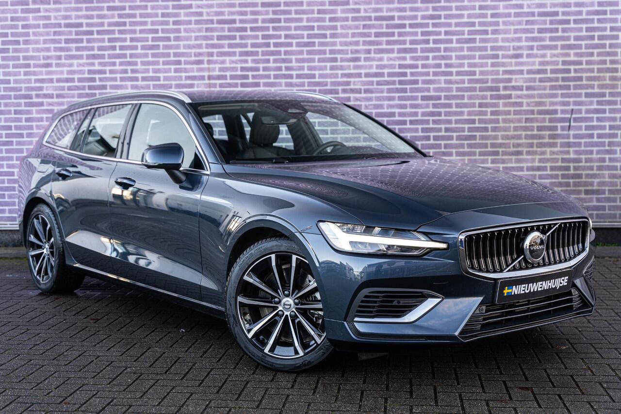 Volvo V60 2.0 T6 Plug-in hybrid AWD Essential Bright | Trekhaak | Stoel- / Stuurverwarming | Adaptive Cruise Control | Parkeercamera | Google | Carplay | Volvo On Call |
