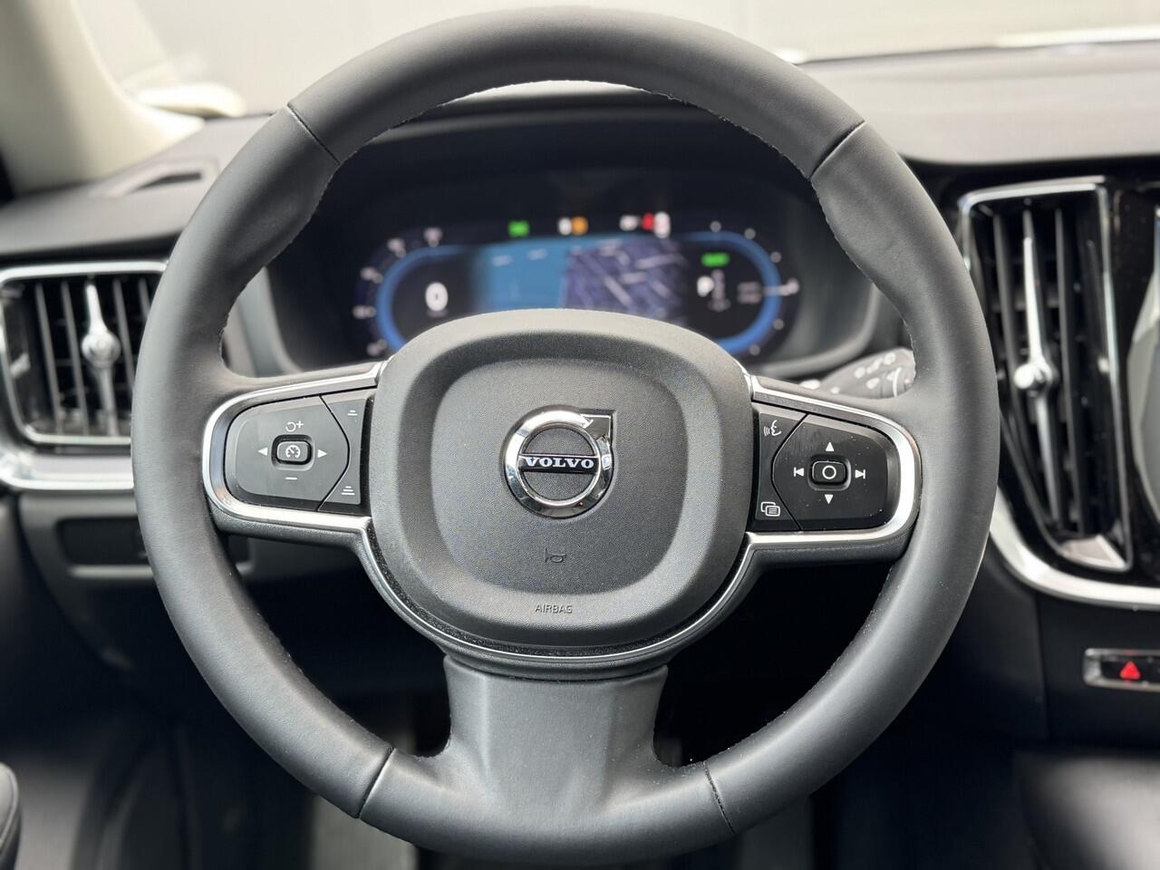 Volvo V60 2.0 T6 Plug-in hybrid AWD Essential Edition Climate Line | Park Assist Line | IntelliSafe Assist | Longe Range