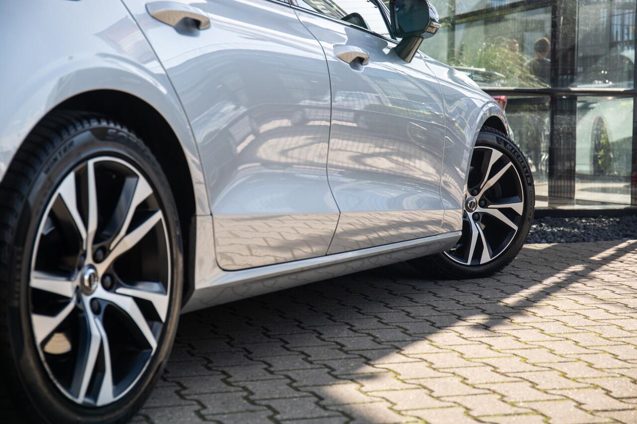 Volvo V60 2.0 T4 R-Design , Panoramadak, Nappaleder, BTW