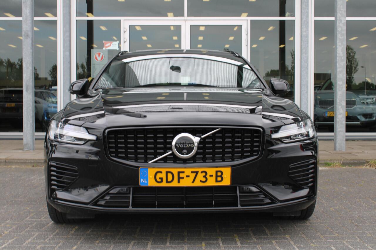 Volvo V60 T6 Plug-in hybrid AWD Plus Dark | Schuif/kanteldak | El. Trekhaak | 360 Camera | El. Stoelen met geheugen | BLIS