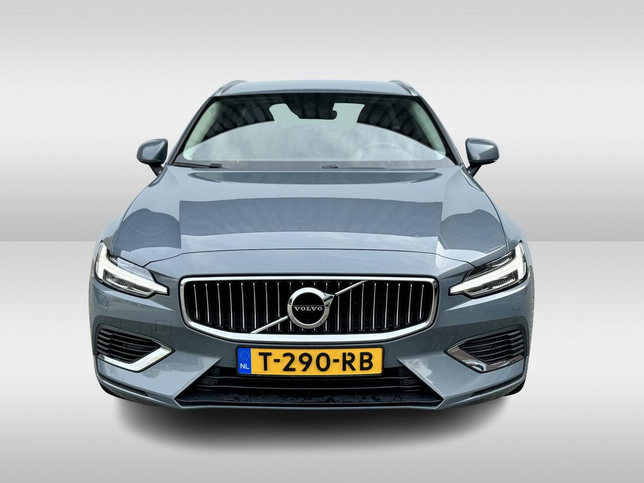 Volvo V60 2.0 T8 Recharge AWD Inscription Park Assist Pack