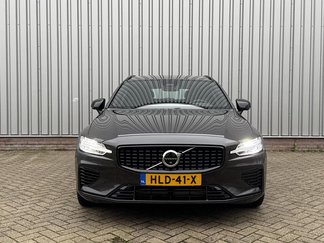 Volvo V60 2.0 T6 Plug-in hybrid AWD Plus Dark