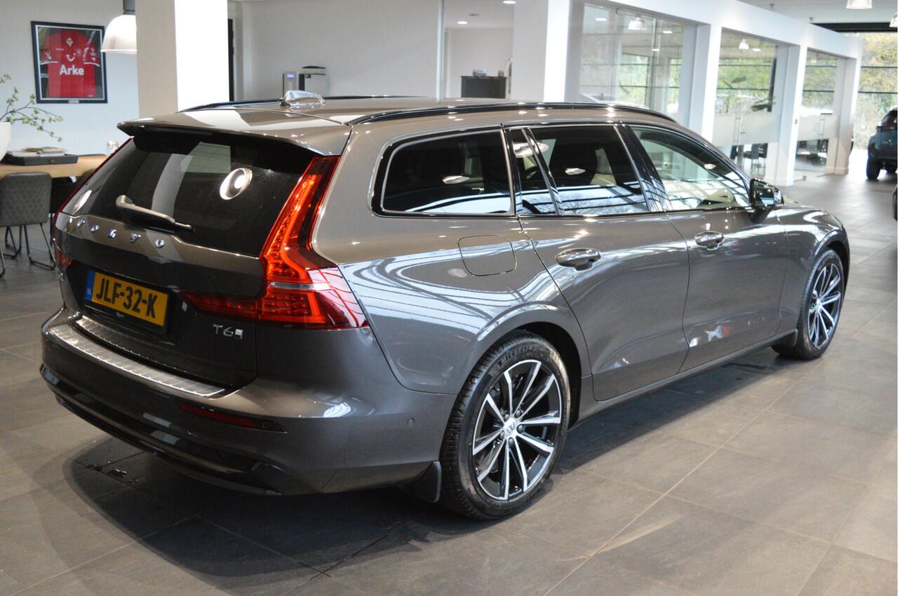 Volvo V60 2.0 T6 Plug-in hybrid AWD Plus Dark leer trekhaak 18 inch !!