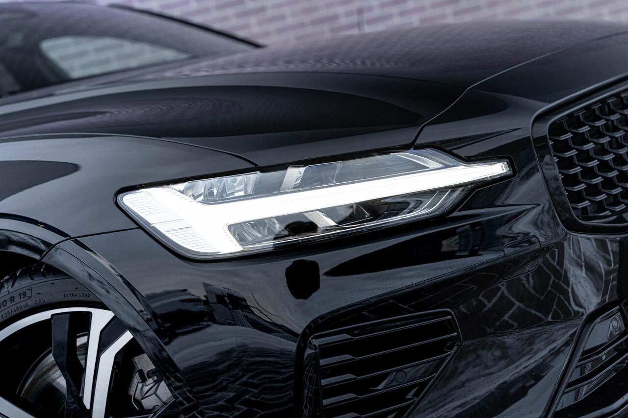 Volvo V60 T8 Plug-in hybrid AWD Plus Perform. Ed. Dark | Longe Range | Google | Panormadak | Getint Glas | Elek. Achterklep | Harman Kardon Audio | Elektrische Stoelverstelling | Keyless Entry | Adaptive Cruise Control | Sportstoelen | Stoel-/Stuurverwarming | Geti
