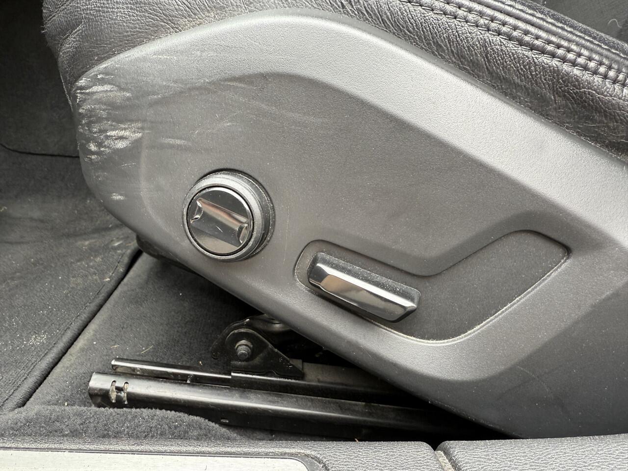 Volvo V60 BWJ 2020 2.0 T6 291 PK Twin Engine AWD Momentum Pro AUTOMAAT | TREKHAAK | STOEL + STUURVER. | FULL LED | HALF LEDER | ADAPTIVE CRUISE | CARPLAY + ANDROID | ELEKTR. ACHTERKLEP | NAVI | CLIMA | LMV | PDC