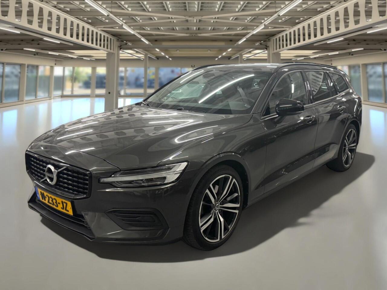 Volvo V60 2.0 B3 Momentum Advantage IntelliSafe Assist/leer/trekhaak/garantie