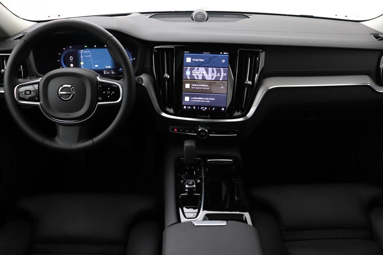 Volvo V60 T6 Plug-in hybrid Ultra Dark | Bowers&Wilkins | Head-Up | Panoramadak | Trekhaak | 360° Camera | ACC