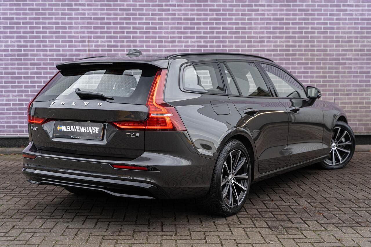 Volvo V60 2.0 T6 Plug-in hybrid AWD Plus Dark | Sportstoelen | Trekhaak | Harman Kardon Audio | 360 Camera | Stuur-/Stoelverwarming |