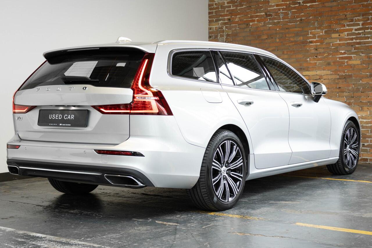 Volvo V60 T6 Twin Engine AWD Inscription | Panoramadak | Stoelverwarming | Parkeersensoren voor + achter | Parkeerverwarming | Comfortstoelen | Navigatie | Lederen Bekleding |