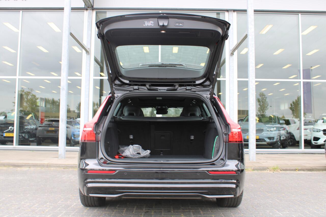 Volvo V60 T6 Plug-in hybrid AWD Plus Dark | Schuif/kanteldak | El. Trekhaak | 360 Camera | El. Stoelen met geheugen | BLIS