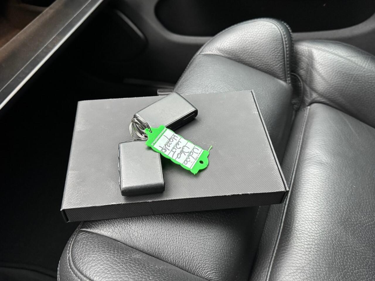 Volvo V60 2.0 T4 211pk autom Momentum Pro ecc,led,navigatie,zwleer,trekhaak