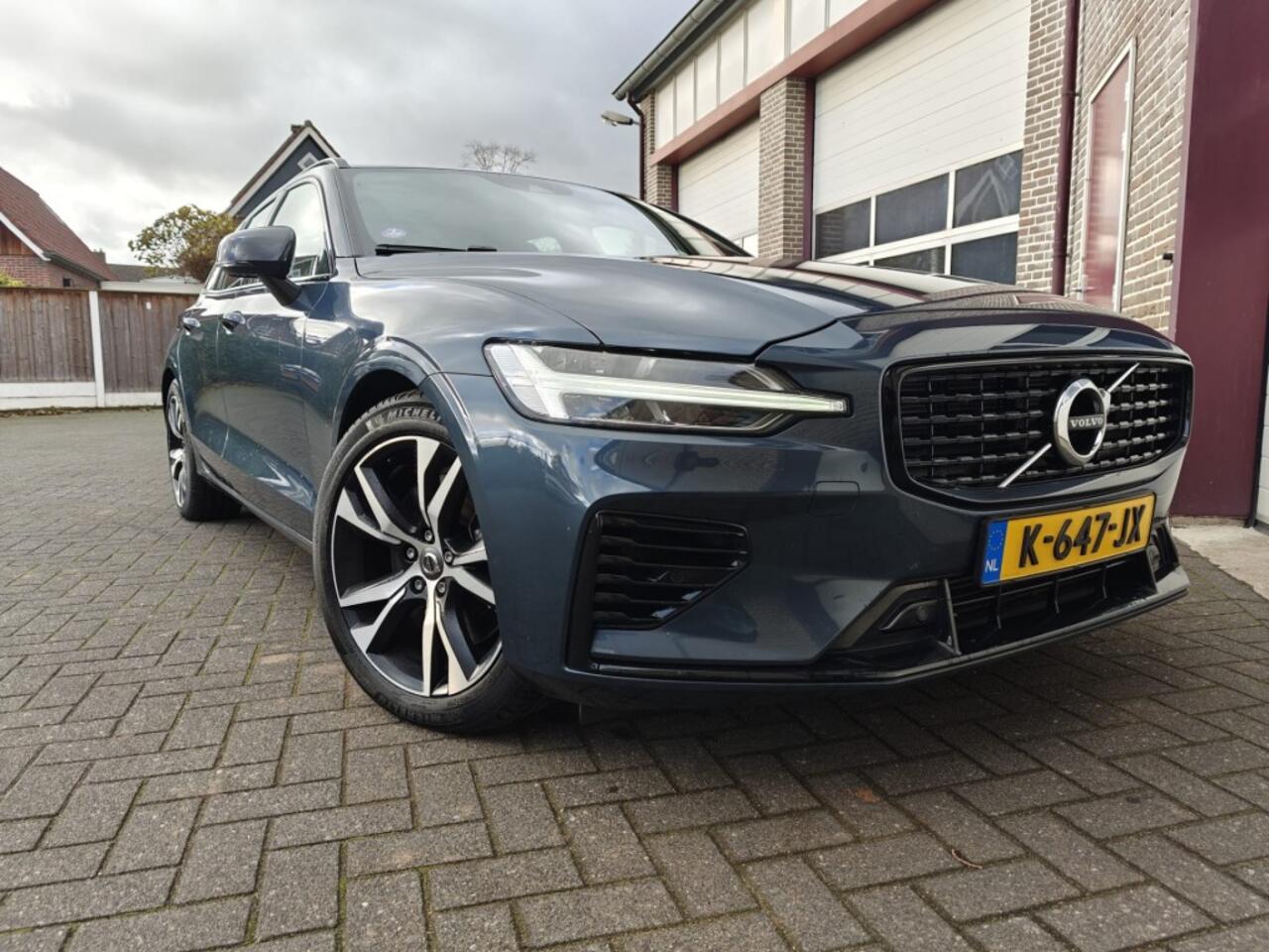 Volvo V60 2.0 T6 Recharge AWD R-Design - all in prijs